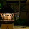houten tuinlamp die tuin verlicht